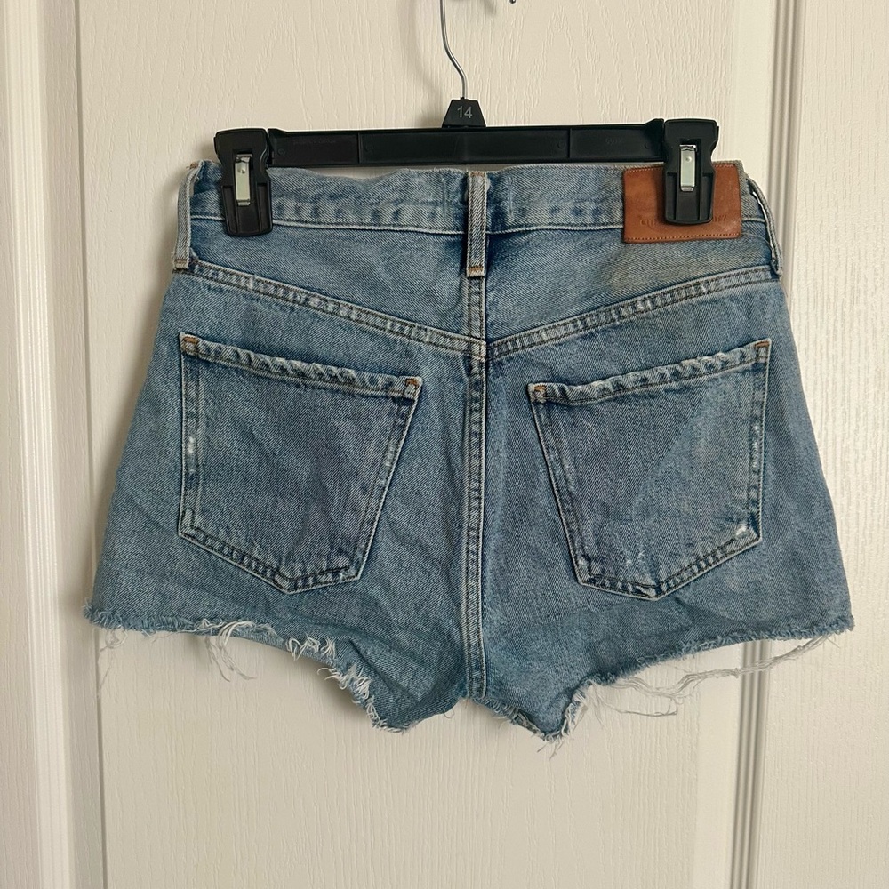 CITIZENS OF HUMANITY - Women's Annabelle Cut-Off Short - Perfect Condition! - Picture 7 of 12